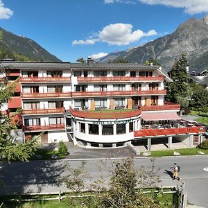 Chalet Hotel La Sapiniere